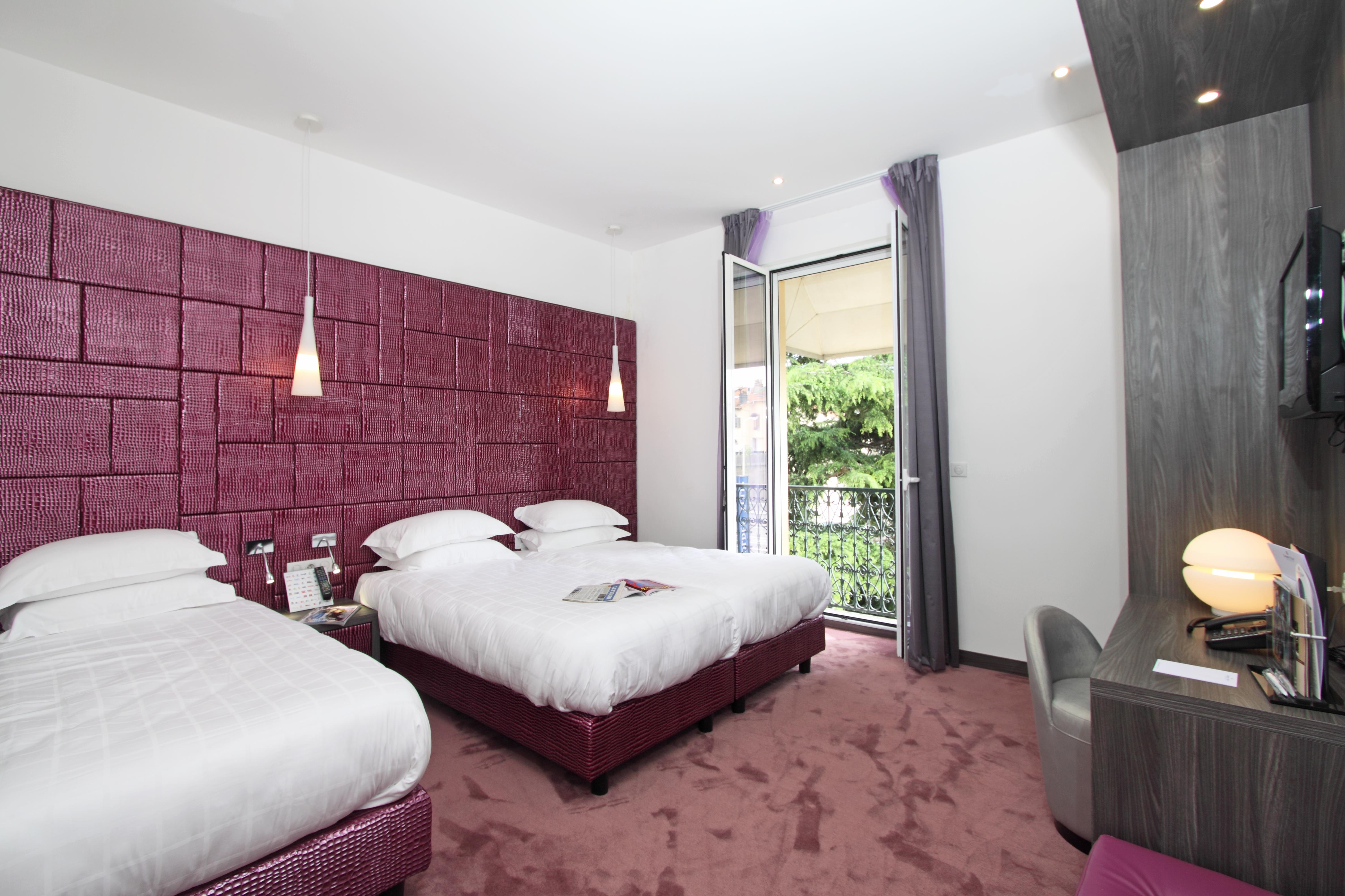 Golden Tulip De Paris Hotel