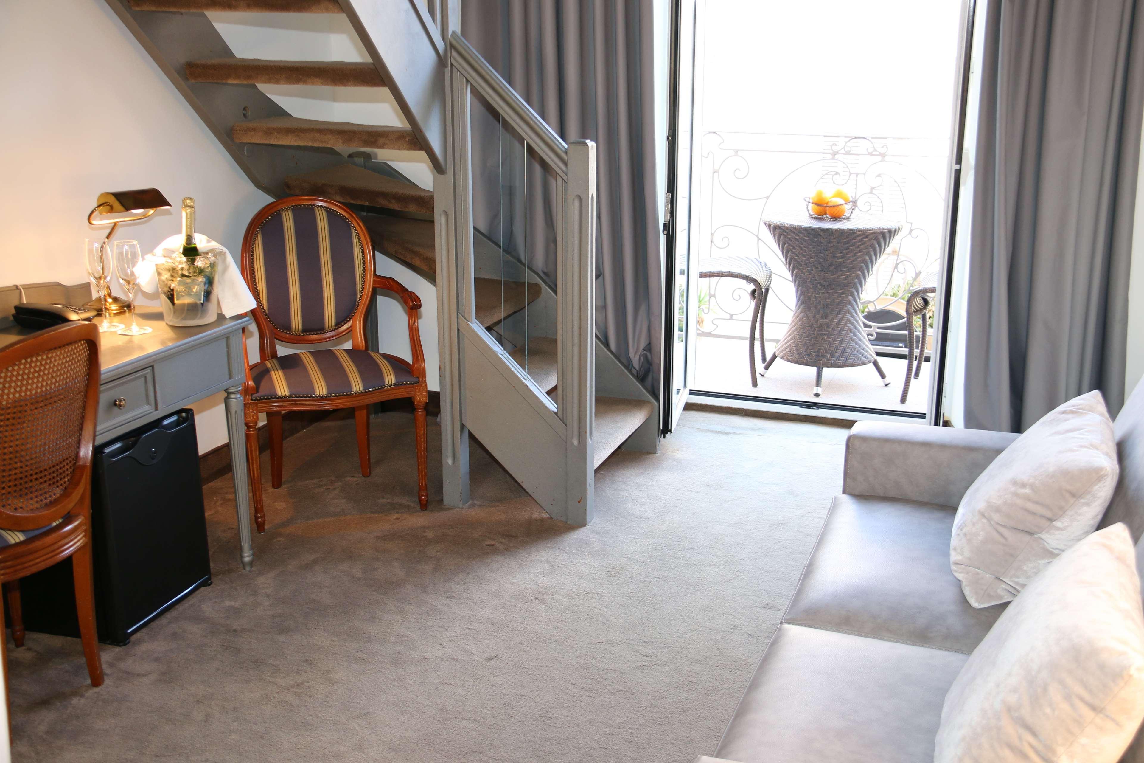 Hotel Golden Tulip De Paris